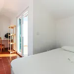 Portucale ! Costa Caparica Triplex W/ Terrace Holiday home *