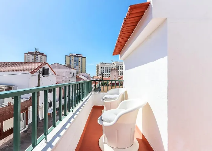 Portucale ! Costa Caparica Triplex W/ Terrace *