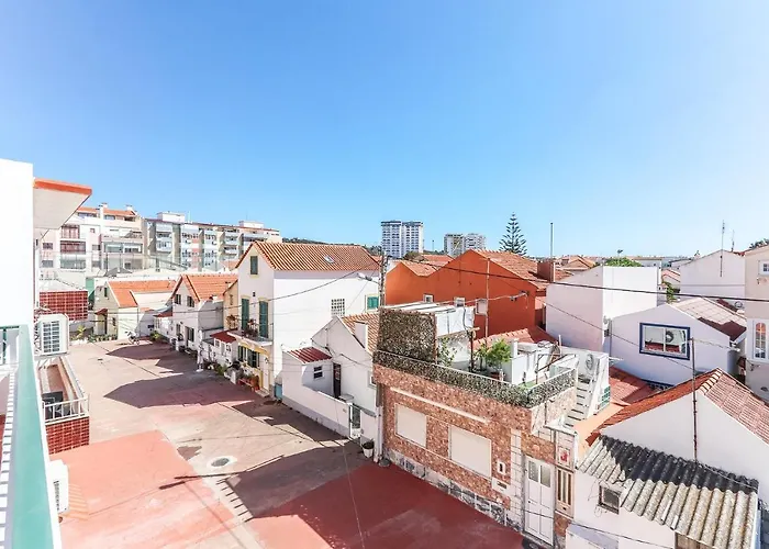 Portucale ! Costa Caparica Triplex W/ Terrace Holiday home