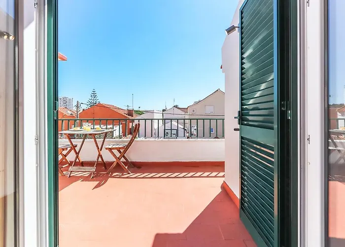 Portucale ! Costa Caparica Triplex W/ Terrace *