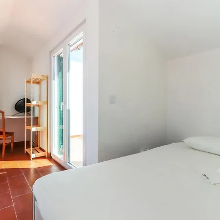 Portucale ! Costa Caparica Triplex W/ Terrace Holiday home *